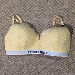 Victorias Secret Lightly Lined Padded Bra 36D Yellow Lace Wireless Romantic